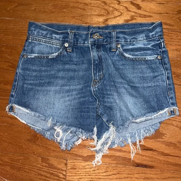 Jean shorts size 3-4. 100% cotton. - Picture 2 of 4